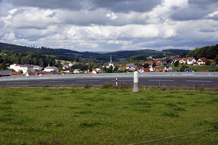 Bayrische Kilometersäule Motten