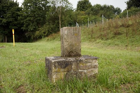 Hessischer Ganzmeilenstein Niederzell