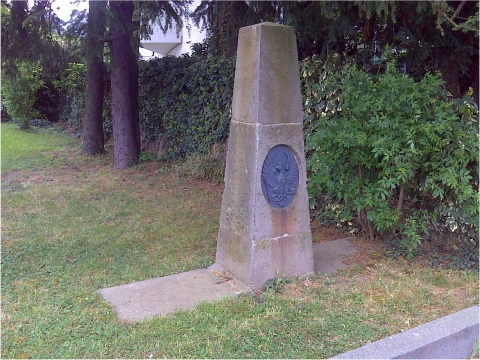 Preußischer Ganzmeilenobelisk Bonn-Mehlem