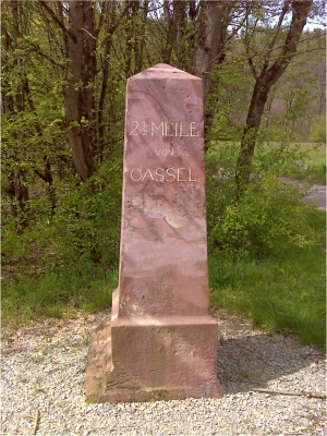 Hessischer Ganzmeilenstein Eschenstruth-Waldhof