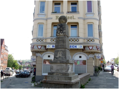 Dänischer Chausseebauobelisk Kiel