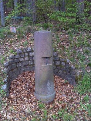 Hessischer Rundsockelstein Rehbach